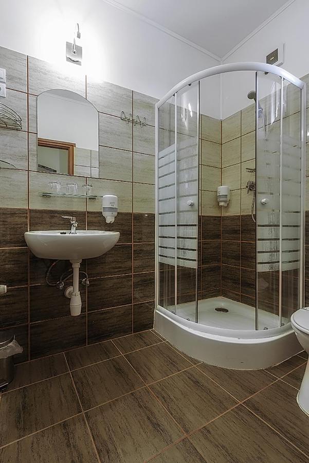 Aranypatkó Fogadó-Étterem Győrújbarát Esterno foto